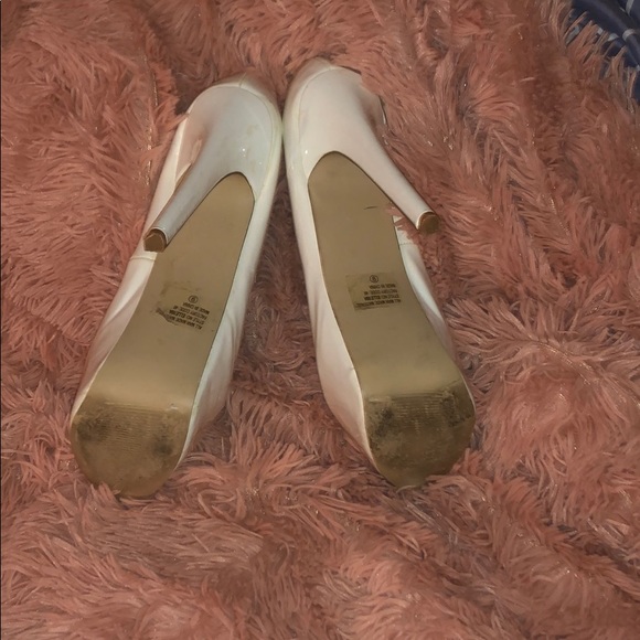 White pan tent leather pumps - Picture 3 of 3